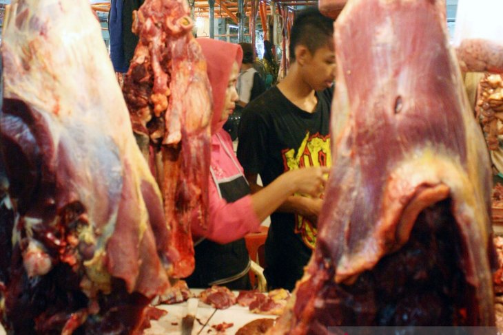Pasar tradisional di Karawang tidak ditemukan penjualan daging babi mirip daging sapi