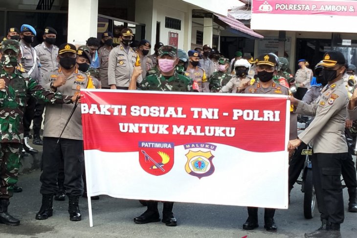 TNI-Polri salurkan 8.870 paket bantuan bakon pokok ke warga terdampak COVID-19