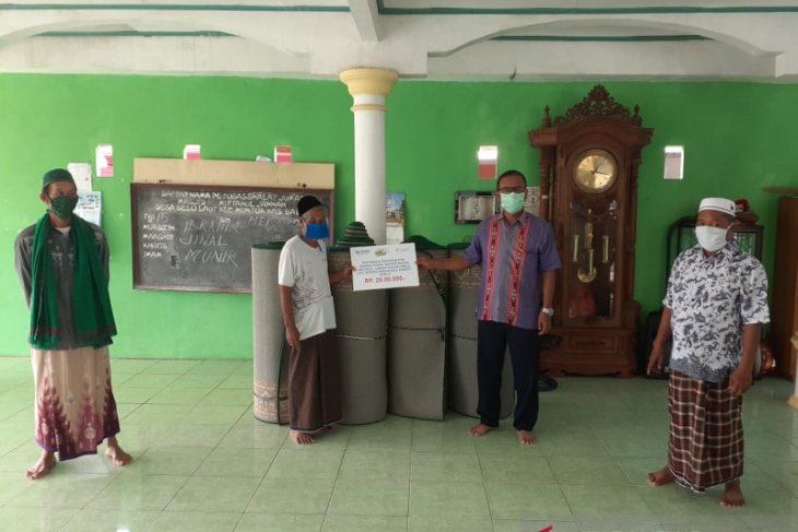 PT Timah salurkan bantuan perlengkapan ibadah ke Masjid Belolaut