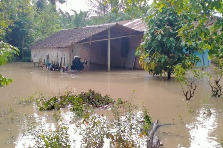 Banjir landa tiga kecamatan di Kabupaten Langkat