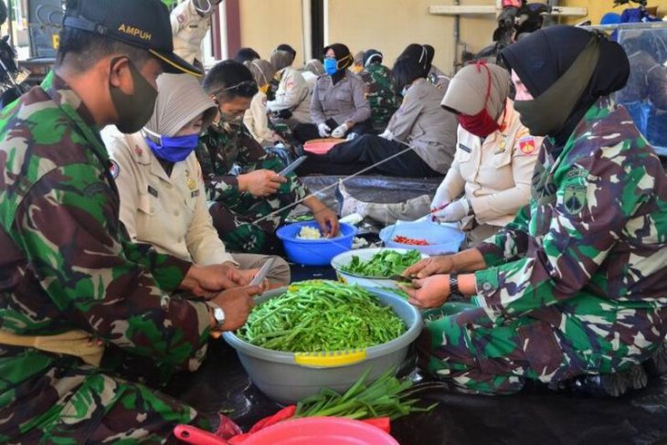 Dapur umum TNI-Polri