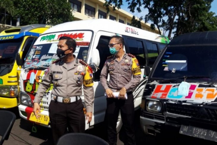 Polres Madiun amankan dua unit kendaraan angkut pemudik