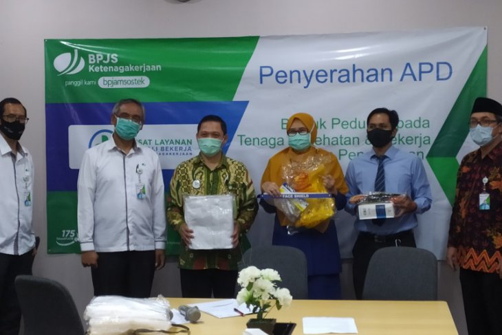 BPJAMSOSTEK Serang Bantu APD Tiga RS, Masker dan Multivitamin