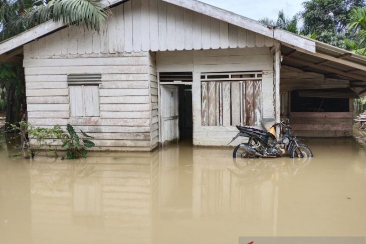Seribuan rumah di Aceh Timur masih terendam banjir