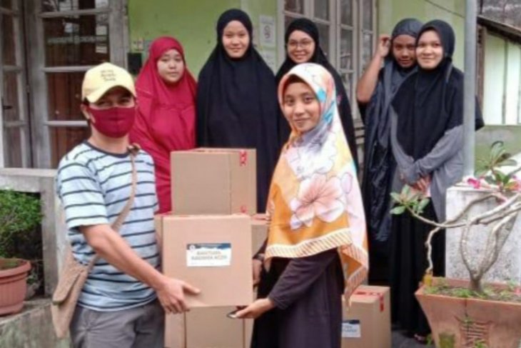 Kagama Aceh salurkan paket sembako untuk mahasiswa Aceh di Yogyakarta