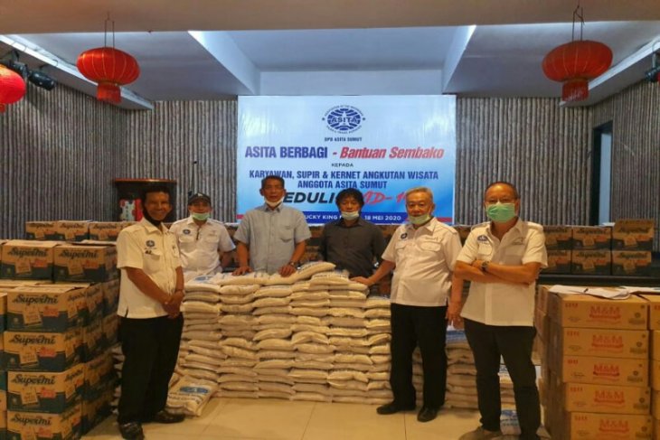 Asita Sumut bagi sembako untuk pekerja terdampak COVID