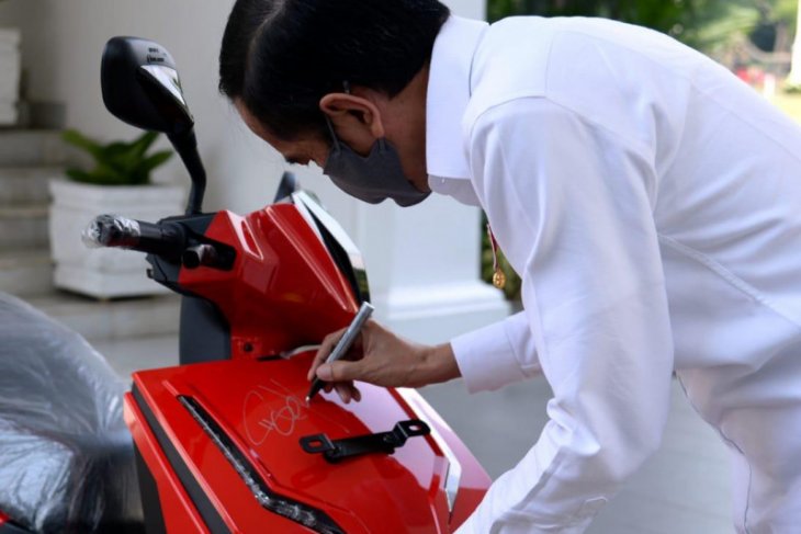 Pemenang lelang motor Rp2,5 miliar mengira bakal dapat hadiah bukannya penyumbang