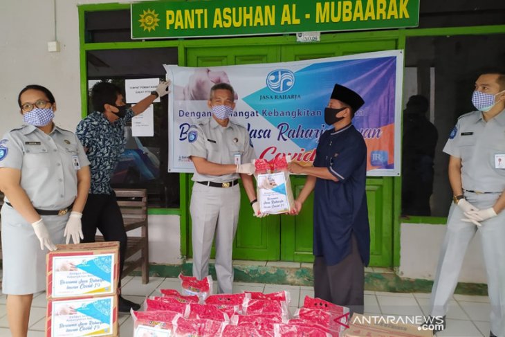 Jasa Raharja Bengkulu salurkan bantuan APD dan sembako
