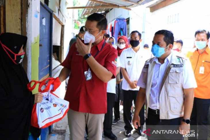 Warga Tangerang terima Bansos tahap III dari Kemensos
