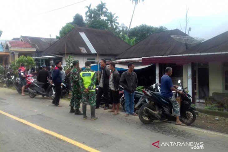 Warga Rejang Lebong tewas tertimbun tanah longsor