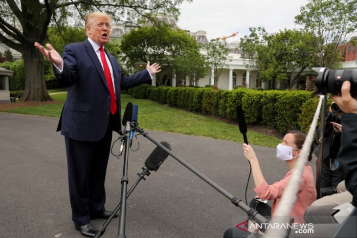 Tak pakai masker, Trump disebut
