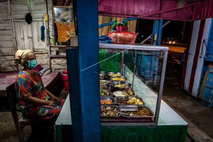 Warung makan di pantura sepi pembeli