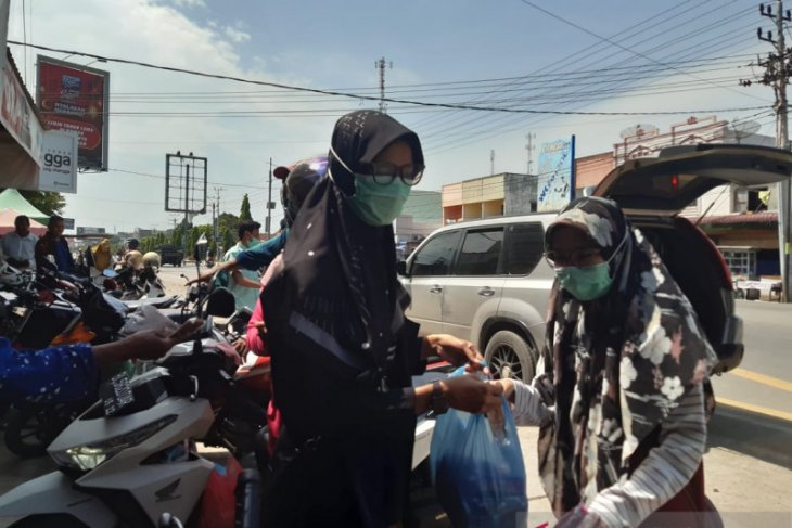 Warga dapat 500 masker dan antiseptik dari Bireuen Community