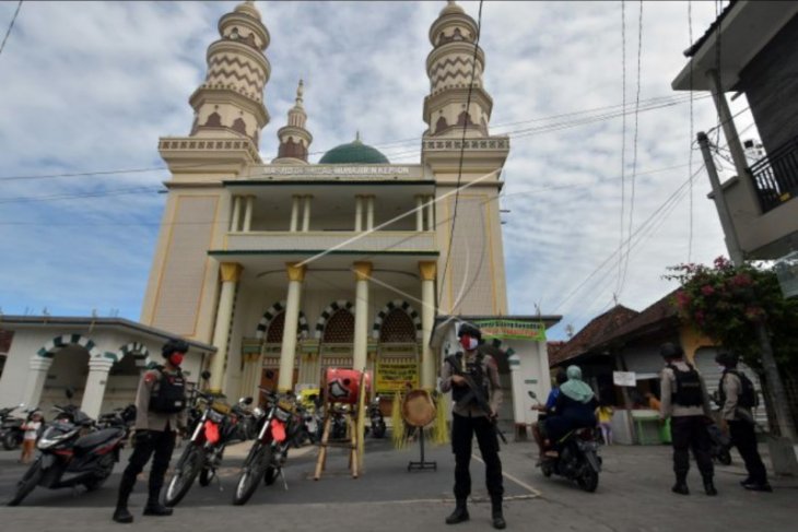 Polisi patroli jelang perayaan Idul Fitri