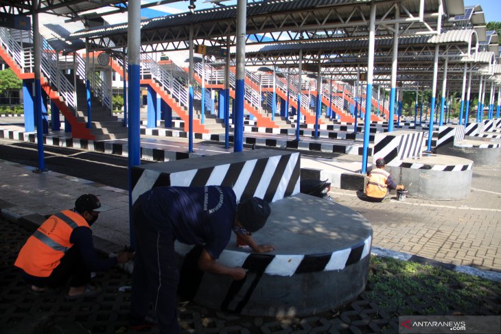 Perawatan fasilitas di Terminal Bungurasih