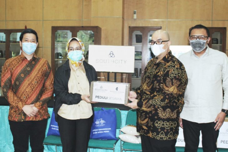 SouthCity donasikan 2.000 rapid test ke Wali Kota Tangerang Selatan