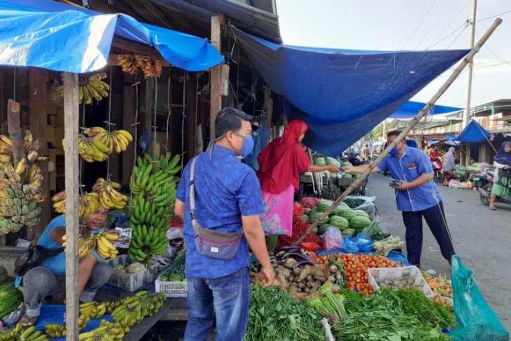 BRI Aceh bagikan masker untuk pedagang pasar