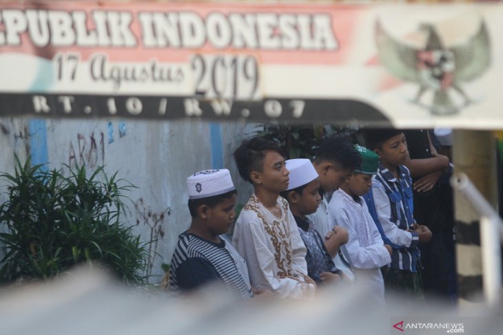 Shalat Idul Fitri di Tengah Pandemi COVID-19