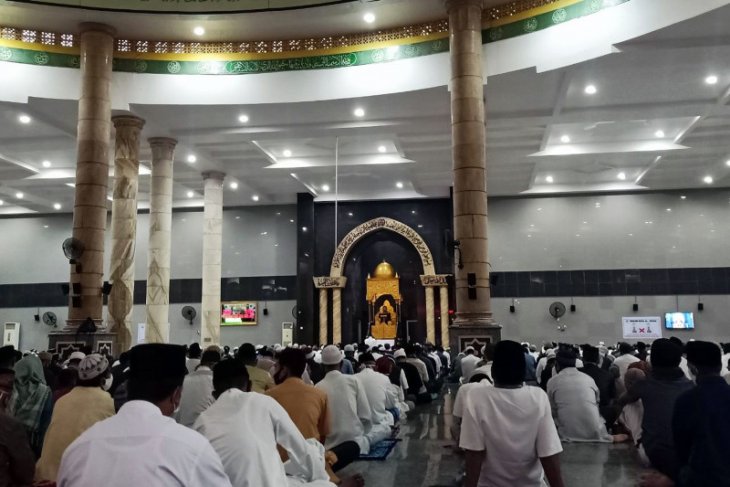 Khatib Obat ampuh COVID-19 adalah kesabaran dan iman