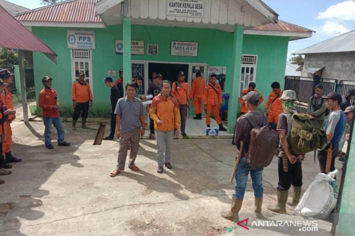 Polisi dan Basarnas cari warga hilang di hutan lindung Rejanglebong