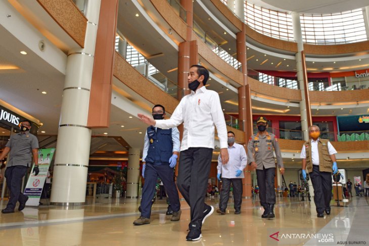 Kemarin, mal di DKI Jakarta siap buka hingga harga emas naik usai Lebaran
