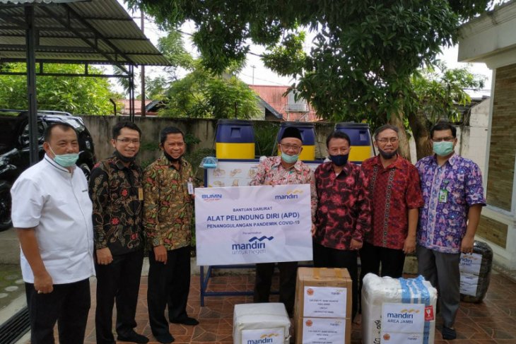 Bank Mandiri Jambi dan Unja Peduli COVID-19