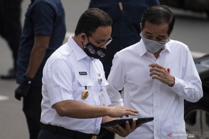 Presiden Jokowi minta daerah perhitungkan penetapan fase normal baru