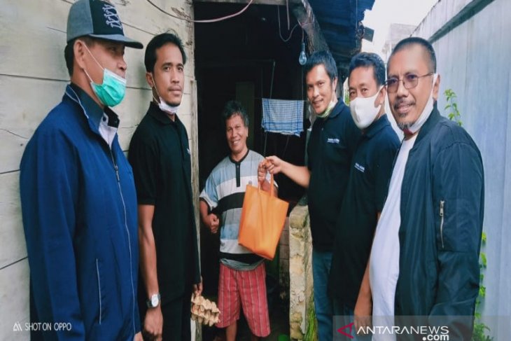 Tapanuli Safety bagikan 60 paket sembako bagi lansia, penenun, hingga penderita stroke
