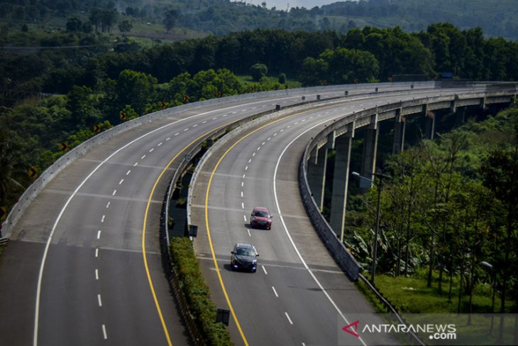 Penurunan trafik kendaraan di jalan tol 