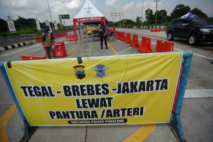 Penyekatan arus balik di jalan tol Pemalang