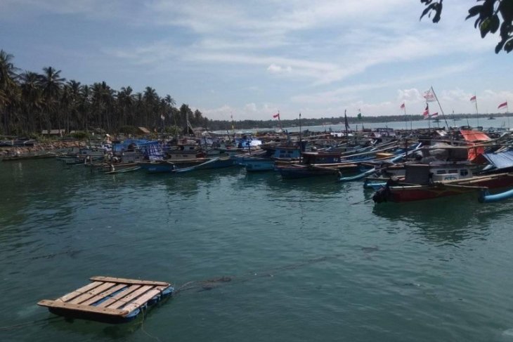 Basarnas Banten temukan seorang warga terseret ombak di Pantai Karang Sake meninggal