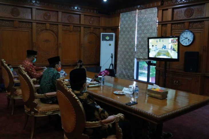 Gubernur Jambi halal bi halal virtual bersama bupati dan wali kota