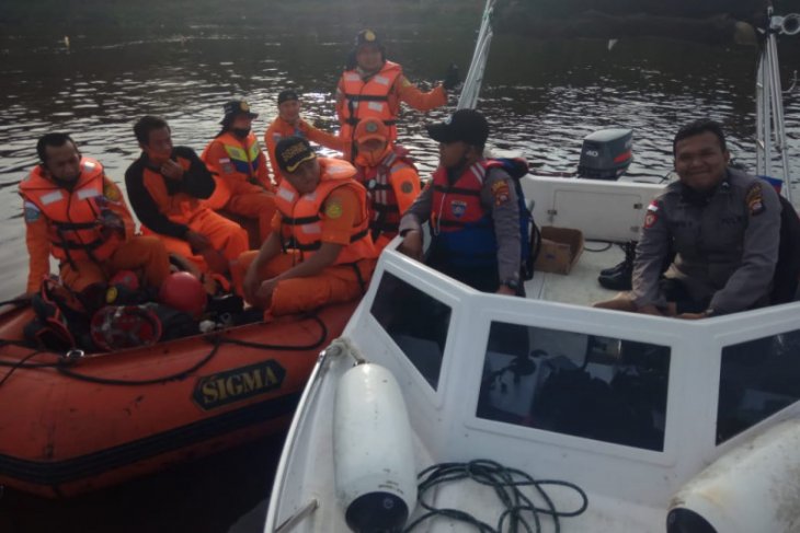 Pencarian terhadap Asran di Sungai Kapuas Jongkong masih dilakukan