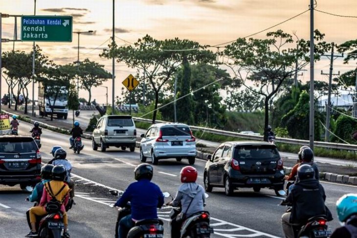 Jalur Semarang-Kendal tanpa penyekatan