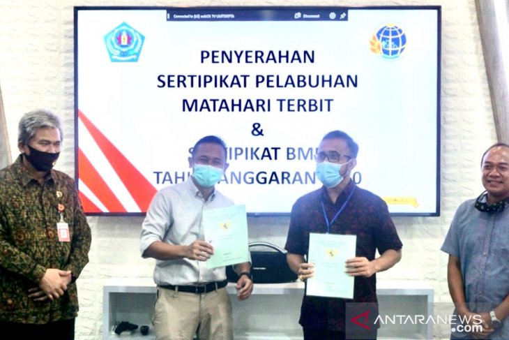 Pemkot Denpasar terima sertifikat tanah Pelabuhan