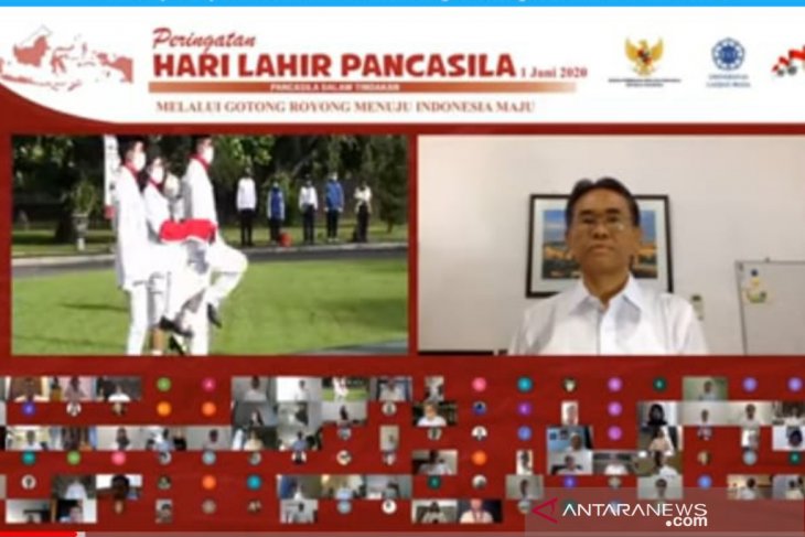 Rektor UGM berharap Pancasila terus diaktualisasikan saat normal baru