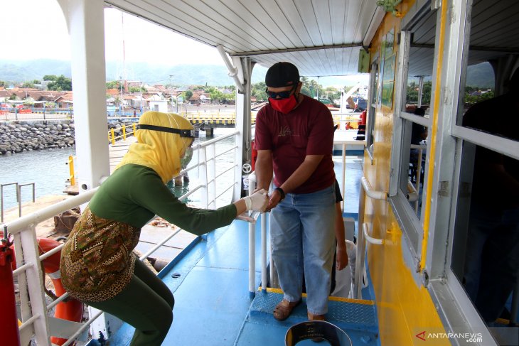 Kapal penyeberangan terapkan tatanan normal baru