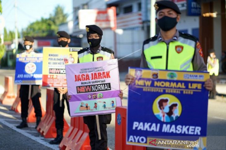 Foto - Polisi sosialisasikan PSBB Gorontalo diperpanjang