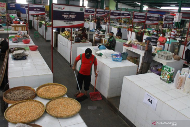 Pemkot Malang perketat penerapan protokol kesehatan di pasar rakyat