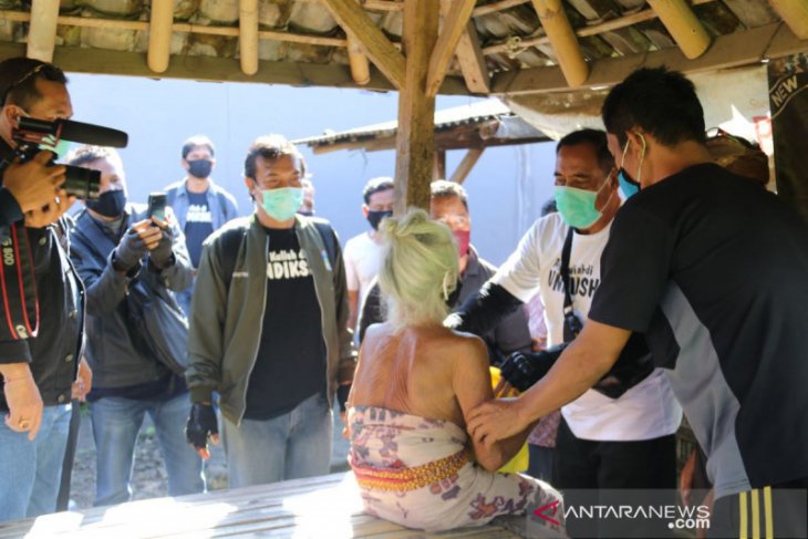 Undiksha lakukan aksi sosial di desa-desa saat COVID-19