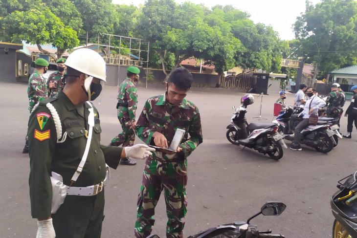 Denpom XVI1 Ternate periksa kendaraan tentara