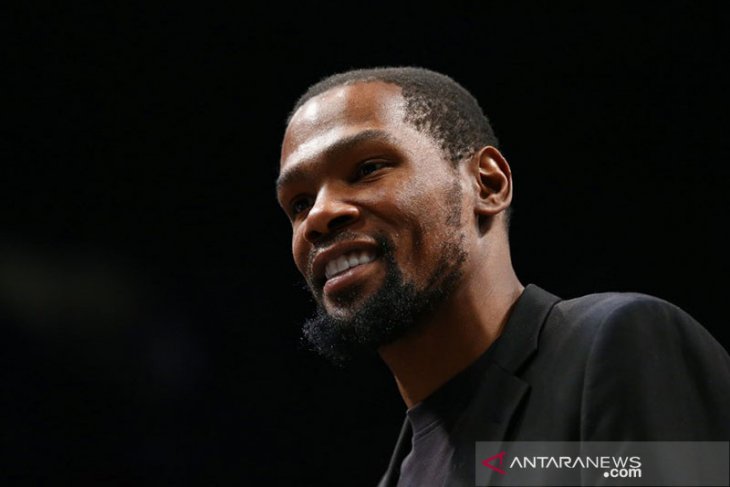 NBA denda Kevin Durant ratusan juta rupiah karena kata-kata kasar di medsos