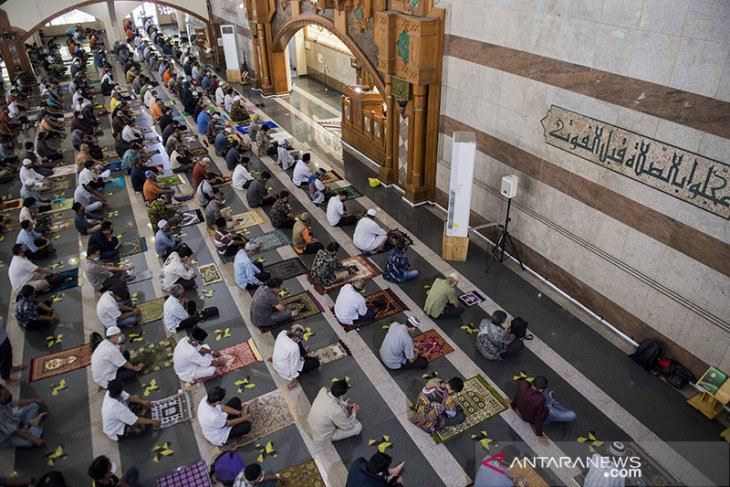 Pelaksanaan Shalat Jumat di Bandung 