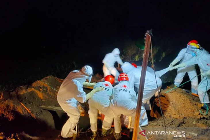 Satu pasien terkonfirmasi positif COVID-19 HSS dari Desa Baluti meninggal dunia