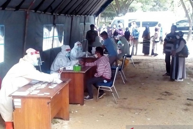 Pemkot Singkawang gelar tes cepat COVID-19 di dua pasar tradisional
