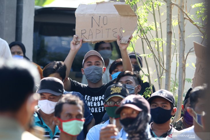 Tuntut pemberlakuan normal baru