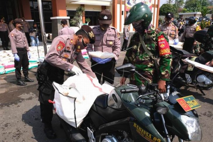 Bakti sosial menyambut Hari Bhayangkara