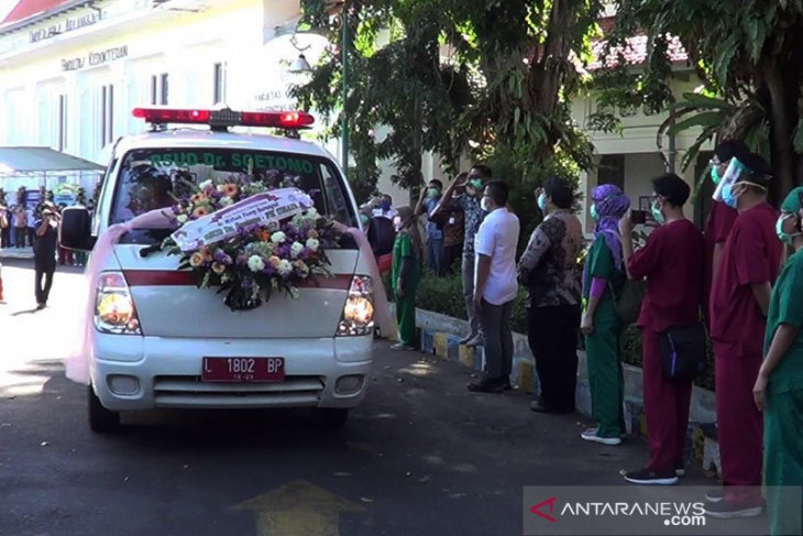 115 dokter meninggal akibat COVID-19 , di antaranya guru besar