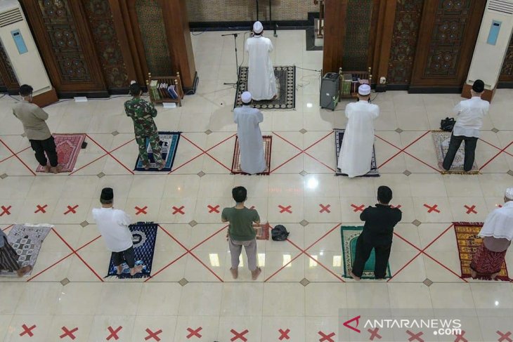 Rumah ibadah di Kabupaten Karawang terapkan protokol kesehatan saat normal baru