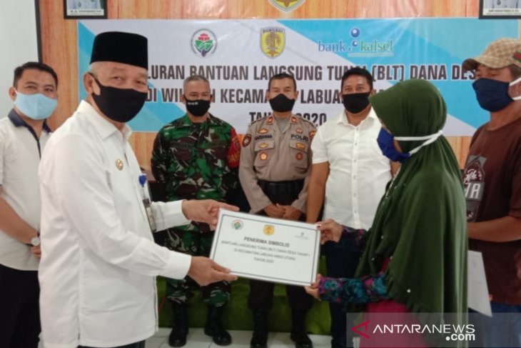 Bupati HST pantau langsung penyaluran BLT di Kecamatan LAU yang berjumlah 1.216 KK